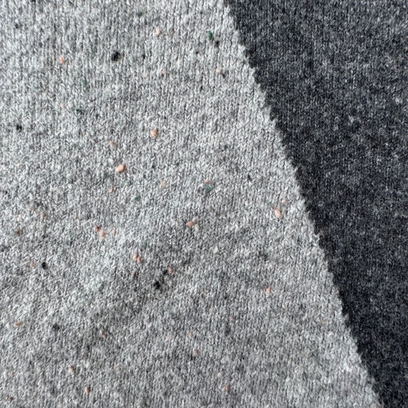 VINCE CAMUTO Fuzzy Eyelash Knit Colourblock Sweater, Black Grey Women's Size M - Picture 7 of 10